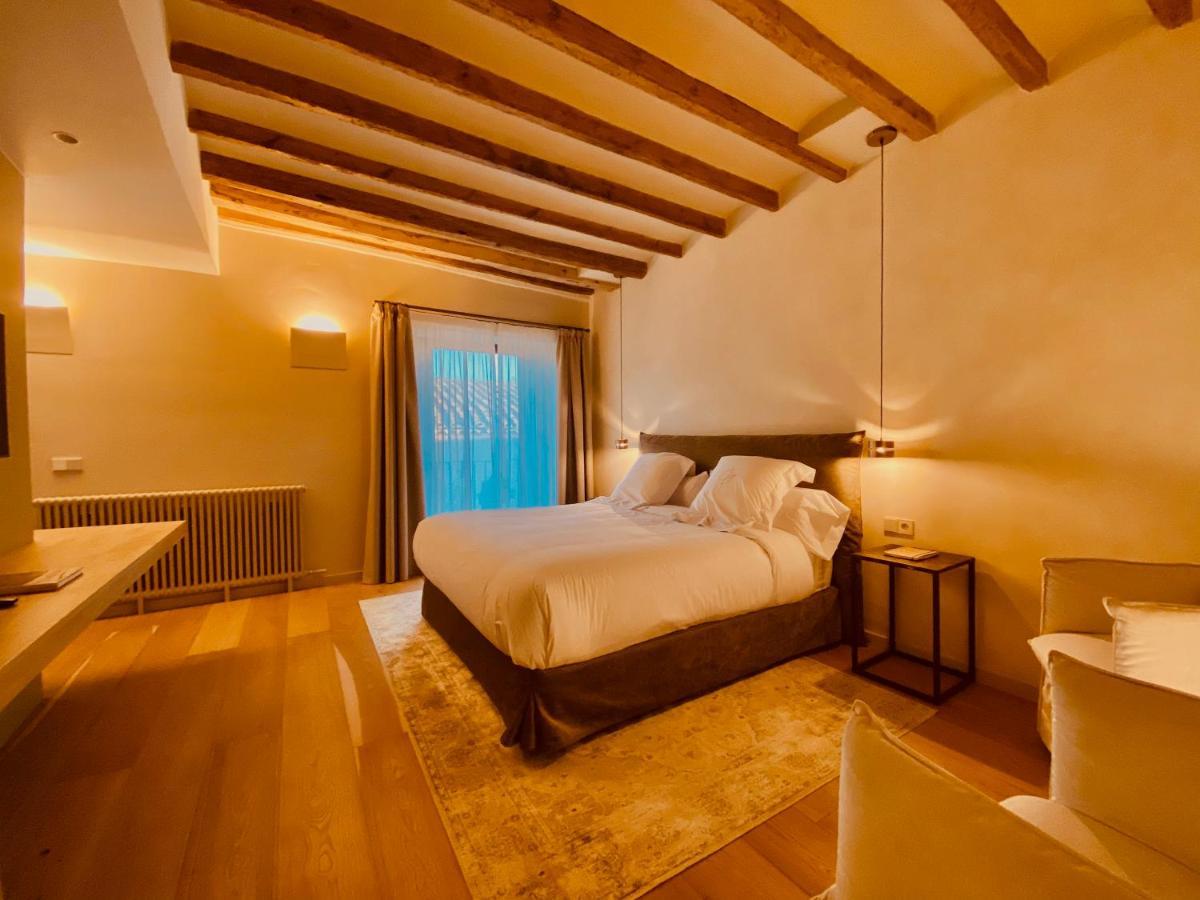 Casa Llobera 1792 Hotel La Pobla de Cervoles ภายนอก รูปภาพ